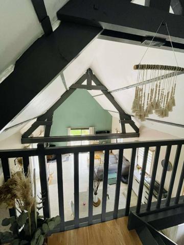 Maison entièrement rénovée. 110 m2. 4 chambres.3700m² de terrain