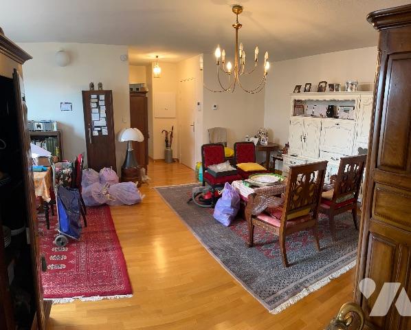 Saint-Etienne rue Tréfilerie très bel F4 91 m2 grande terrasse 2 GARAGES très bon état prix 185 000€