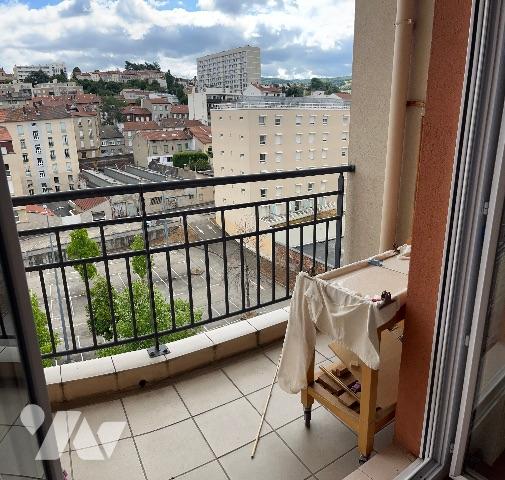 Saint-Etienne rue Tréfilerie très bel F4 91 m2 grande terrasse 2 GARAGES très bon état prix 185 000€