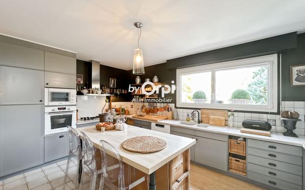 Maison à vendre    7 pièces •  Montluçon