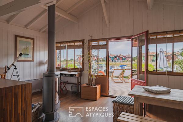 Esprit Cabane ostréicole avec vue panoramique sur le port de Gujan
