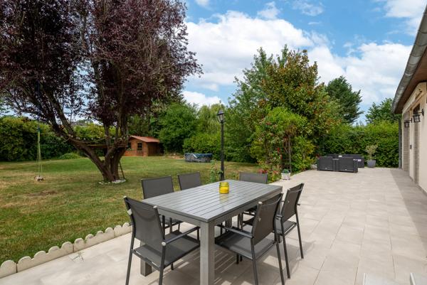 Maison
         6 pièces
        - 187 m² 569 000 € *