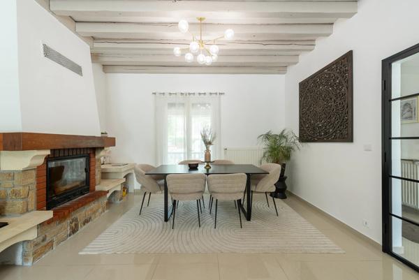Maison
         6 pièces
        - 187 m² 569 000 € *