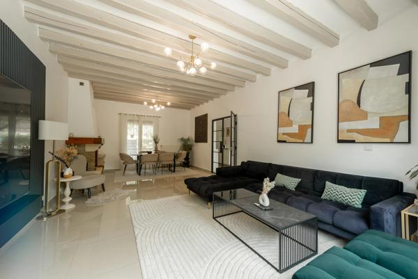 Maison
         6 pièces
        - 187 m² 569 000 € *