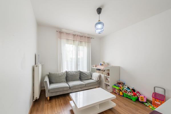 Maison
         6 pièces
        - 187 m² 569 000 € *