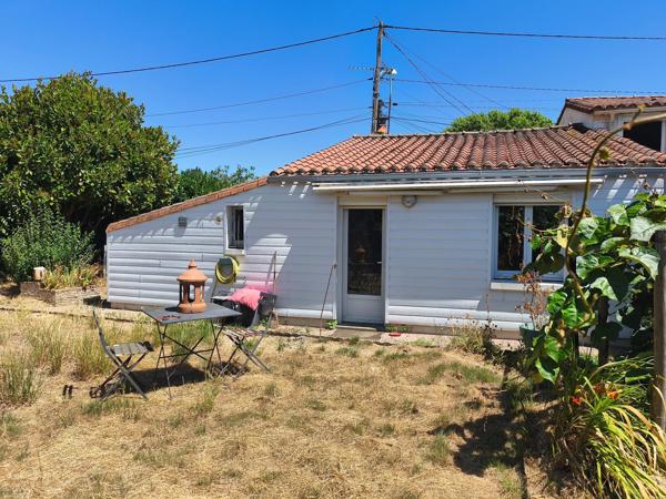 MAISON - 1 CHAMBRE - GARAGE - HANGAR - JARDIN