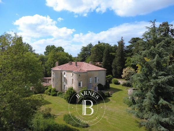Poitiers, Château 8 Chambres -  1 000 m² à vendre