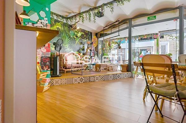 COFFEE SHOP IDEALEMENT PLACE A PROXIMITE DE LA PLAGE