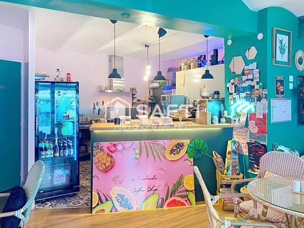 COFFEE SHOP IDEALEMENT PLACE A PROXIMITE DE LA PLAGE