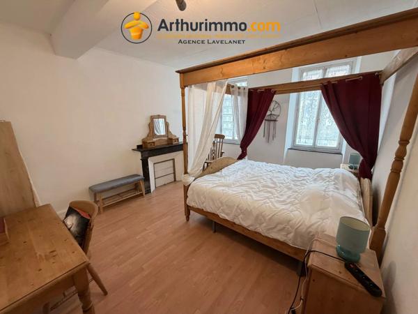Location                                                      Maison
                        
                     6 pièces                      109 m2                     à Lavelanet