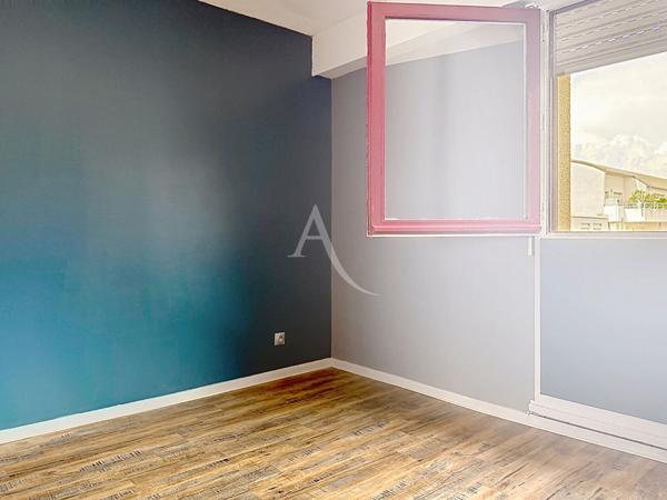 Centre ville appartement Pau 1 chambre , balcon et parking