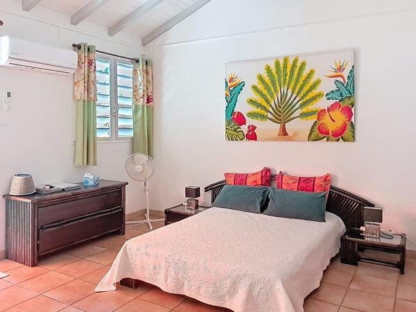 Maison + piscine + bungalow = Le combo parfait à Sainte- Rose🌴