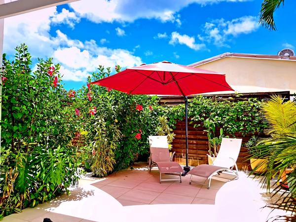 Maison + piscine + bungalow = Le combo parfait à Sainte- Rose🌴