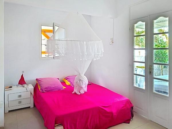 Maison + piscine + bungalow = Le combo parfait à Sainte- Rose🌴