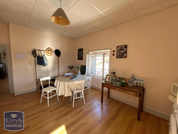 Appartement à louer 2 pièces 52m² Saint-Germain-Lespinasse (42640)