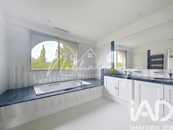 Maison à vendre 13 pièces 550 m² Mouans-Sartoux