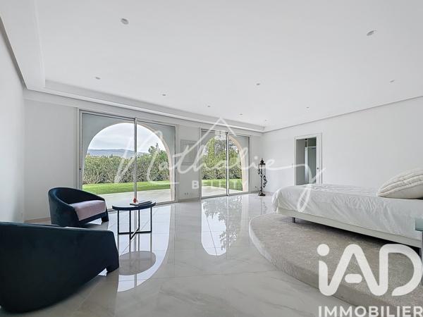 Maison à vendre 13 pièces 550 m² Mouans-Sartoux