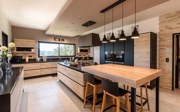 Maison à vendre    7 pièces •  Sotta