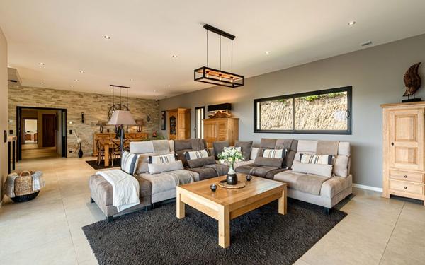 Maison à vendre    7 pièces •  Sotta