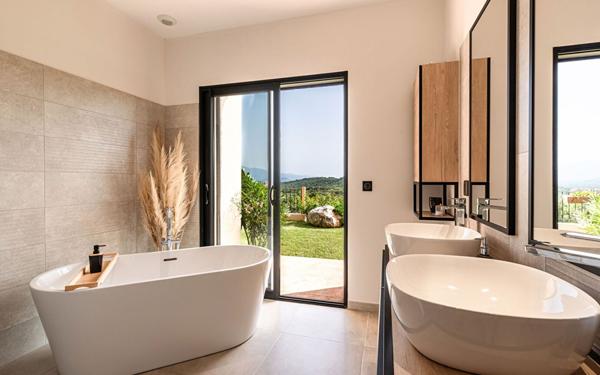 Maison à vendre    7 pièces •  Sotta