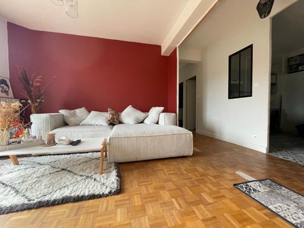 AGREABLE APPARTEMENT DE TYPE T4 AVEC BALCON A RIOM-ES-MONTAGNES Riom-ès-Montagnes (15400)