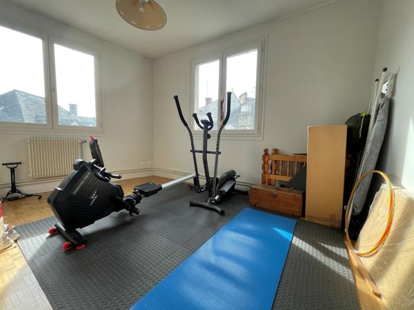 AGREABLE APPARTEMENT DE TYPE T4 AVEC BALCON A RIOM-ES-MONTAGNES Riom-ès-Montagnes (15400)