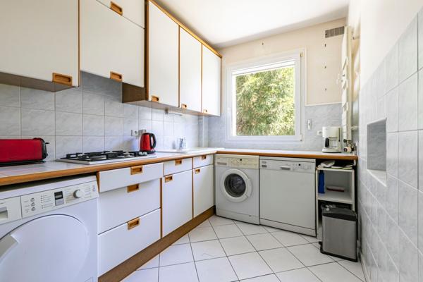 RUEIL-MALMAISON - QUARTIER PLATEAU - APPARTEMENT 76 M² - 2 CHAMBRES - SEJOUR ET SALON - GARAGE - CAVE -