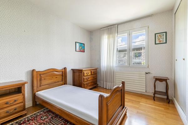 RUEIL-MALMAISON - QUARTIER PLATEAU - APPARTEMENT 76 M² - 2 CHAMBRES - SEJOUR ET SALON - GARAGE - CAVE -