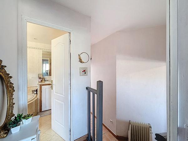 Maison individuelle Peymeinade 5 pièce(s) 107 m2 sur 715 m2 de jardin, calme absolu