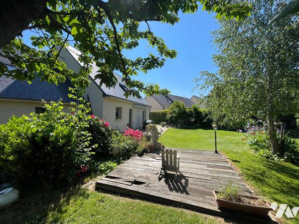 Maison quatre chambres avec terrasse, jardin et garage