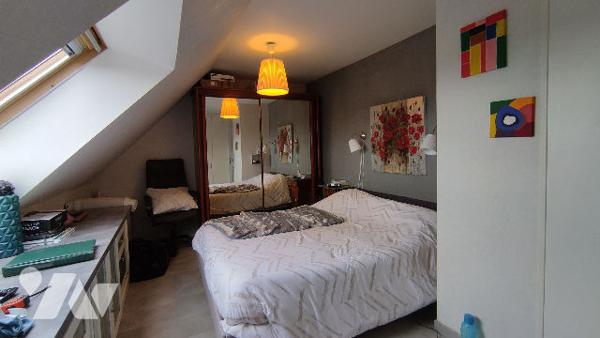 Maison quatre chambres avec terrasse, jardin et garage