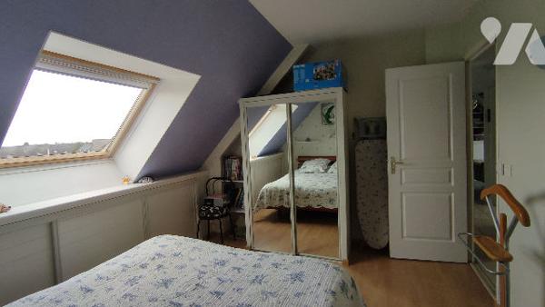 Maison quatre chambres avec terrasse, jardin et garage