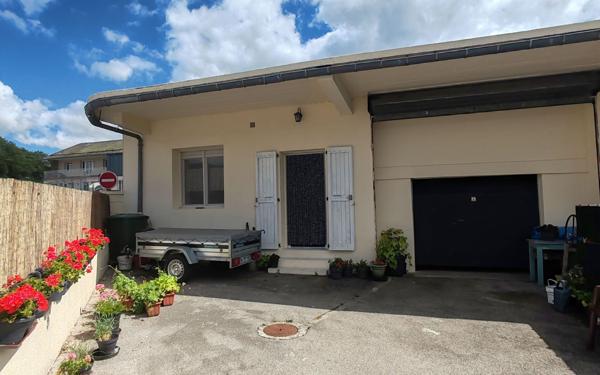 Maison à vendre    3 pièces •  Salles-Curan