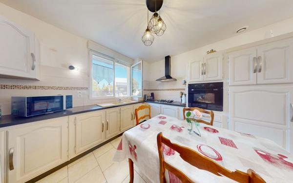 Maison à vendre    3 pièces •  Salles-Curan