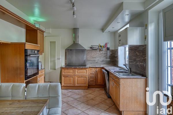 Demeure 10 pièces de 224 m² à Orgeval (78630)