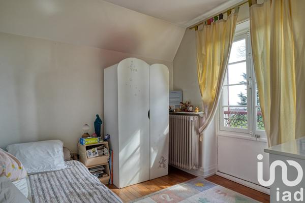 Demeure 10 pièces de 224 m² à Orgeval (78630)