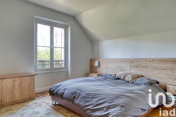 Demeure 10 pièces de 224 m² à Orgeval (78630)