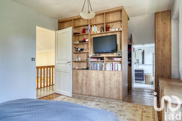 Demeure 10 pièces de 224 m² à Orgeval (78630)