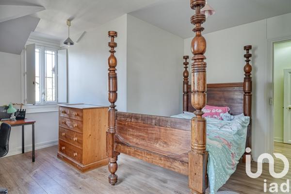 Demeure 10 pièces de 224 m² à Orgeval (78630)