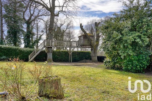 Demeure 10 pièces de 224 m² à Orgeval (78630)