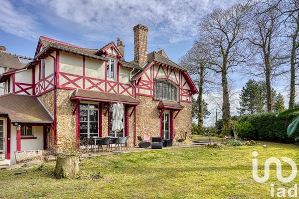 Demeure 10 pièces de 224 m² à Orgeval (78630)