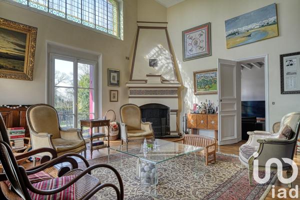 Demeure 10 pièces de 224 m² à Orgeval (78630)