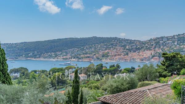 Charmante maison de vacances avec vue sur la baie de Villefranche-sur-Mer