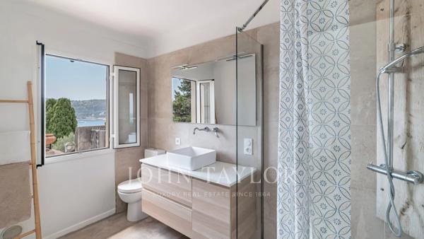 Charmante maison de vacances avec vue sur la baie de Villefranche-sur-Mer