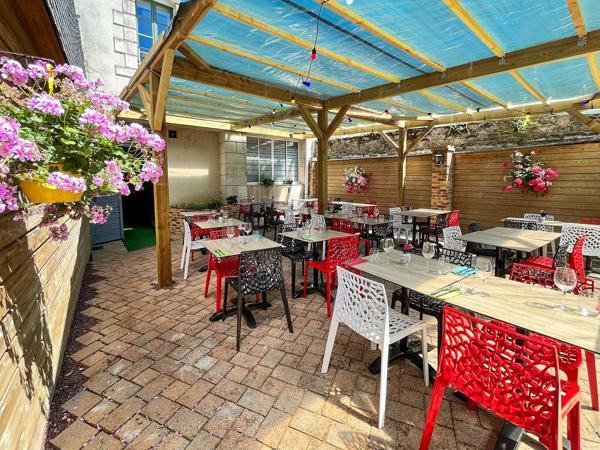 À VENDRE - Fonds de commerce restaurant avec Licence IV  - Centre de Dinan