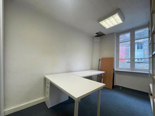 LOCAL + APPARTEMENT T2- Hypercentre Quimper