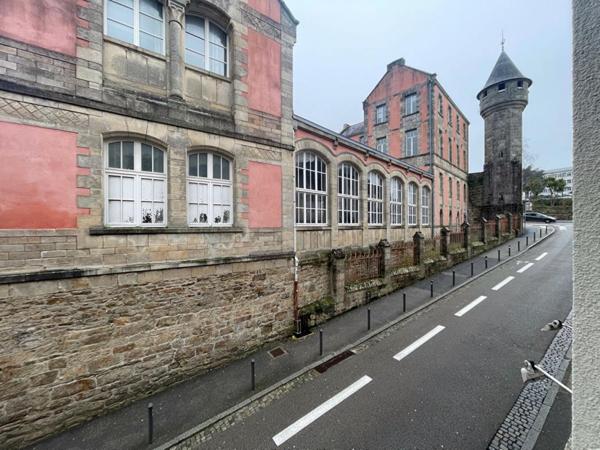 LOCAL + APPARTEMENT T2- Hypercentre Quimper