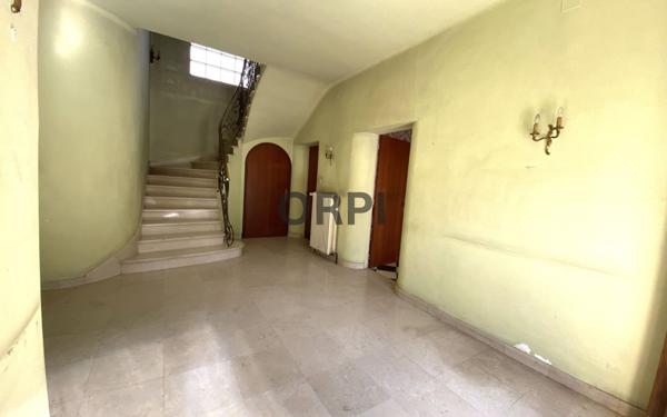 Maison à vendre    7 pièces •  Carpentras