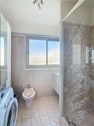 Appartement 4 pièces traversant avec box