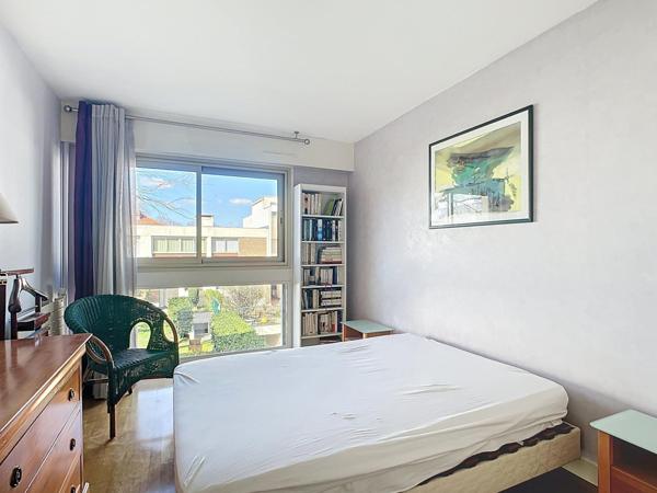 Appartement 4 pièces traversant avec box